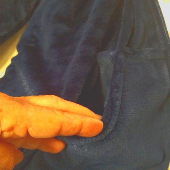 Knee Length Robe - Picture 5 of 10